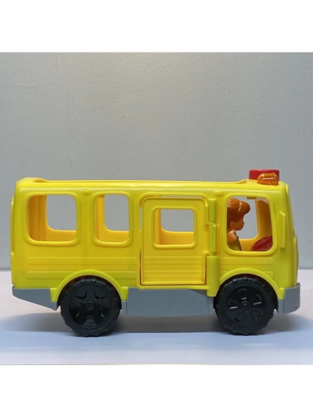 Fisher Price Little People School Bus with 3 Figures 2016 Works